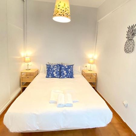 Comfortable Studio Old Town, Parking Optional Севілья Екстер'єр фото