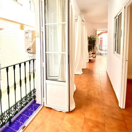 Comfortable Studio Old Town, Parking Optional Севілья Екстер'єр фото