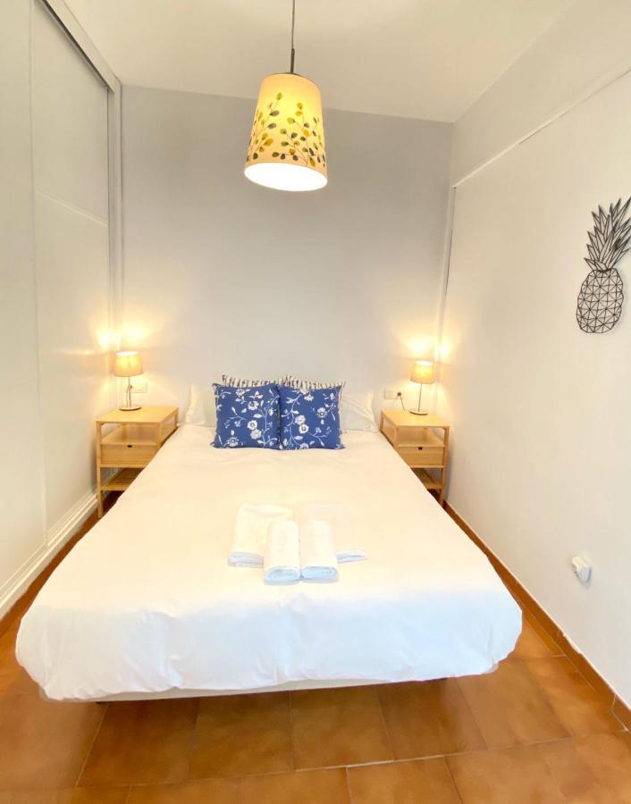 Comfortable Studio Old Town, Parking Optional Севілья Екстер'єр фото