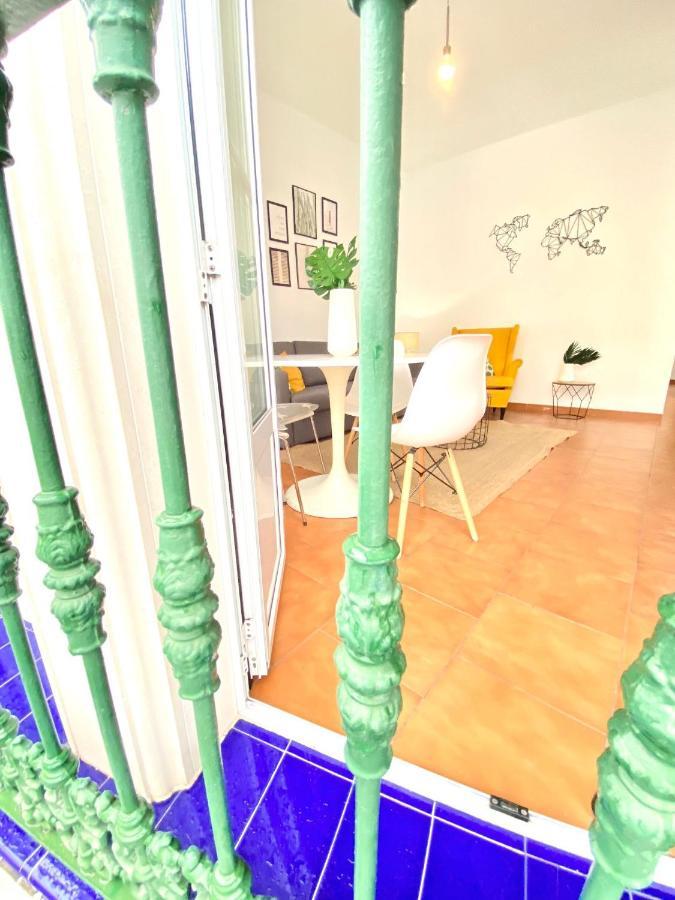 Comfortable Studio Old Town, Parking Optional Севілья Екстер'єр фото