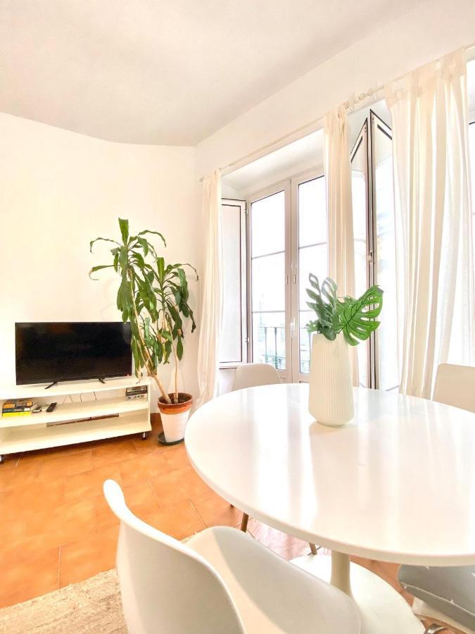 Comfortable Studio Old Town, Parking Optional Севілья Екстер'єр фото